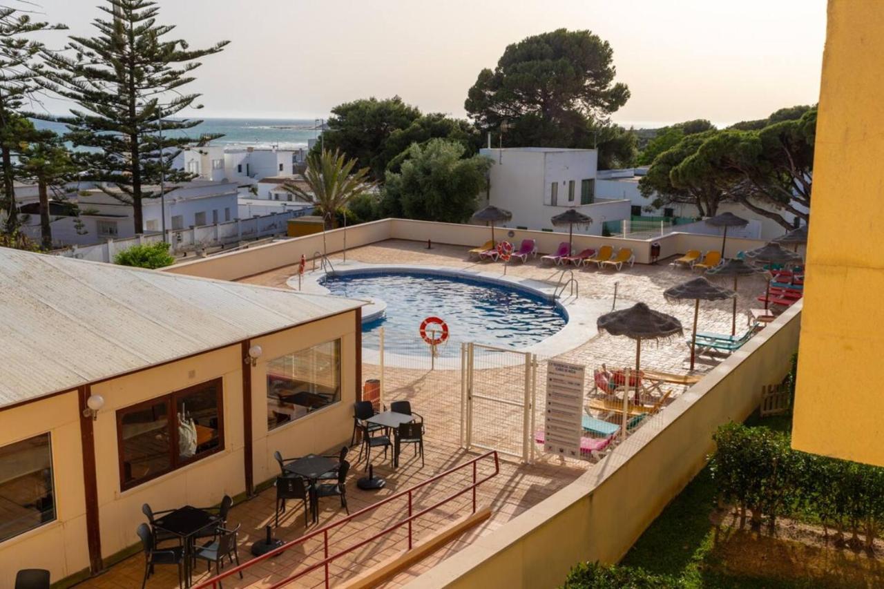 Dúplex con piscina, garaje y jardín, frente a la playa de los Caños de Meca. Los Caños de Meca Exterior foto